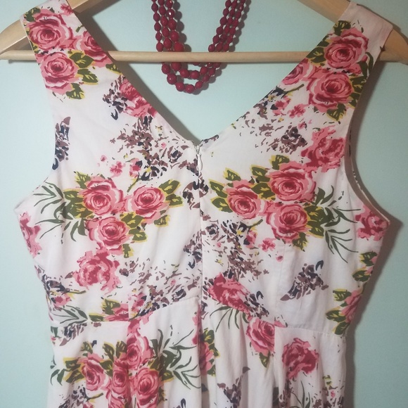 Urban Outfitters Rose Floral Dress Fit and Flare - Picture 6 of 8
